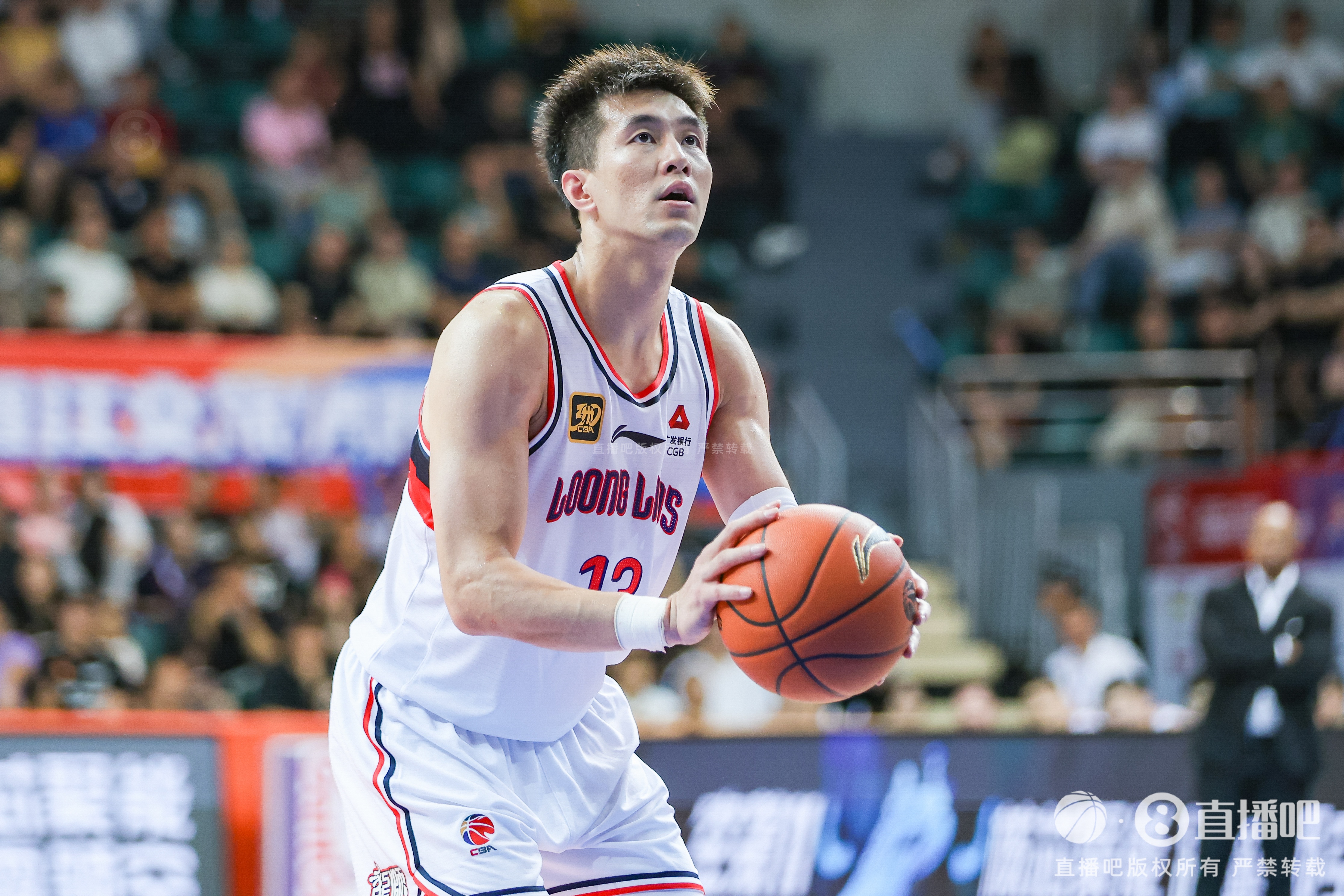 媒体人：郭艾伦的合同将到期 他肯定是不希望就这样结束职业生涯